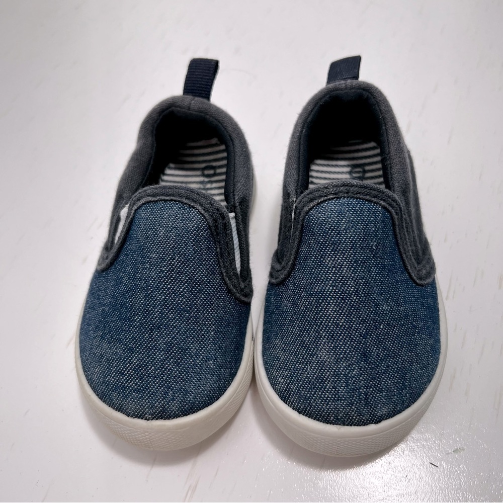 OshKosh blue slides - unisex baby slides - size 4